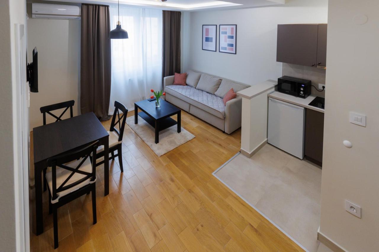 Black & White Apartment Subotica Eksteriør billede