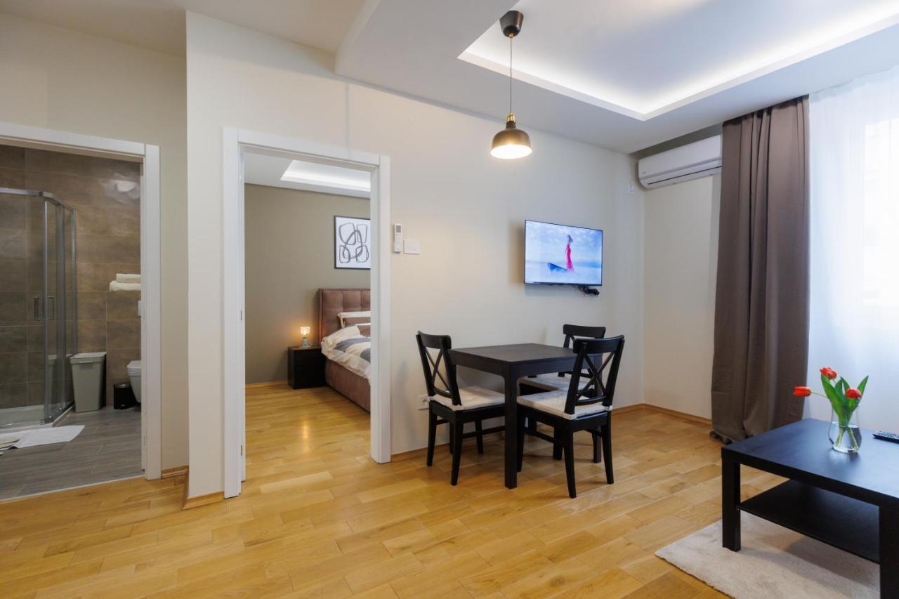 Black & White Apartment Subotica Eksteriør billede